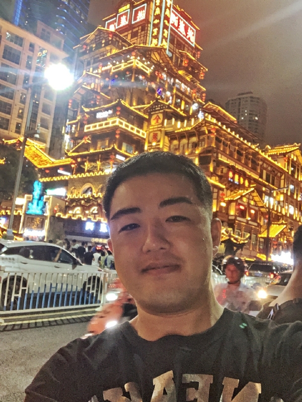 钢铁侠的第一张照片--平和交友网