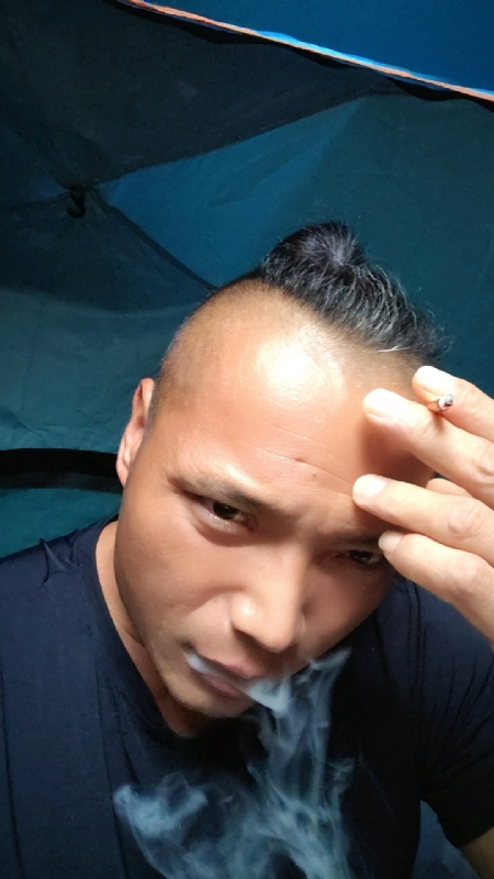 伯爵的第四张照片--平和交友网
