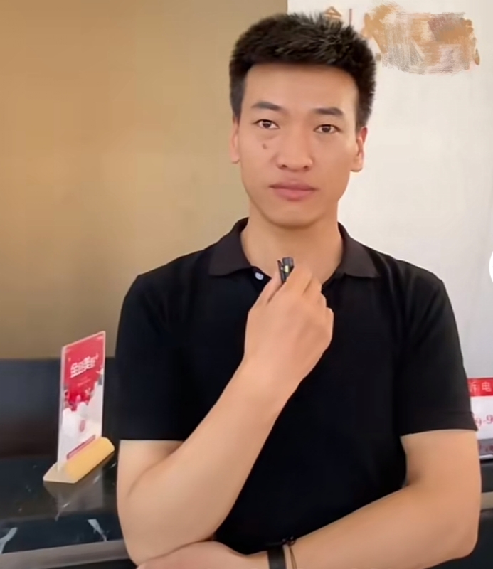 一杯梁白开的第一张照片--平和交友网