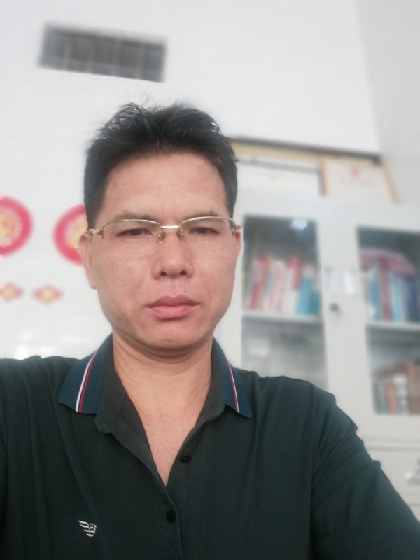后视镜的第一张照片--平和交友网